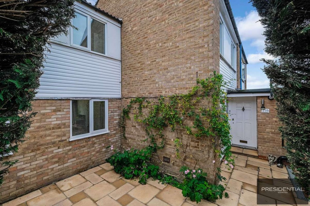 Roundhills, Waltham Abbey, EN9