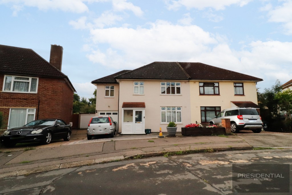 Chequers Road, Loughton, IG10