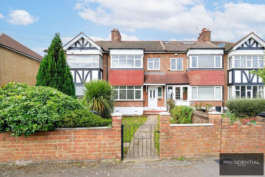 Chigwell Road, Woodford Green, IG8