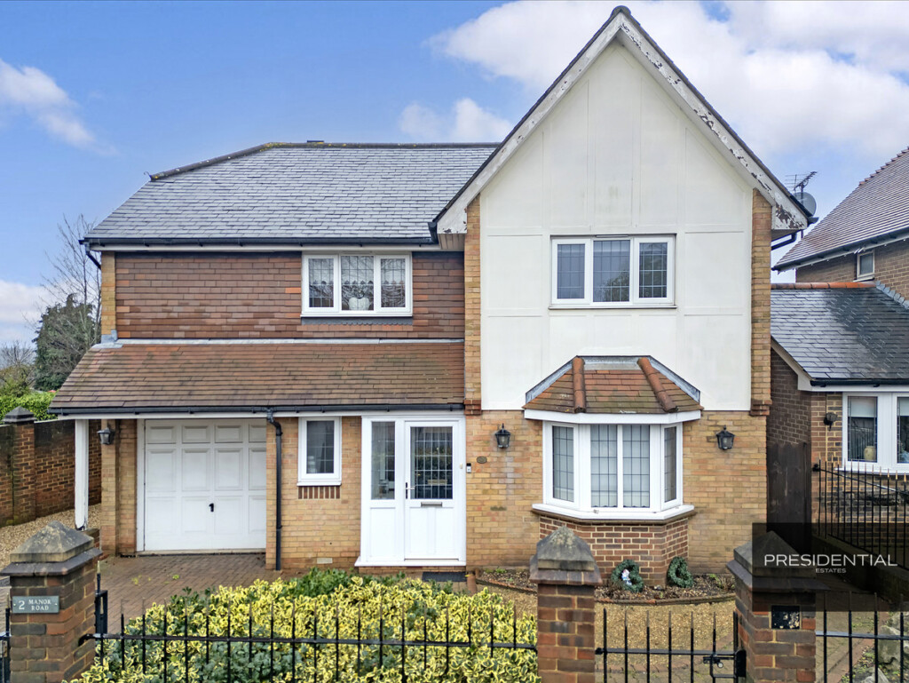 Manor Road, Chigwell, IG8