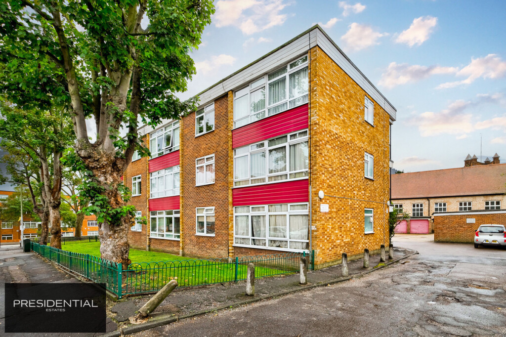 Lindal Court, South Woodford, E18