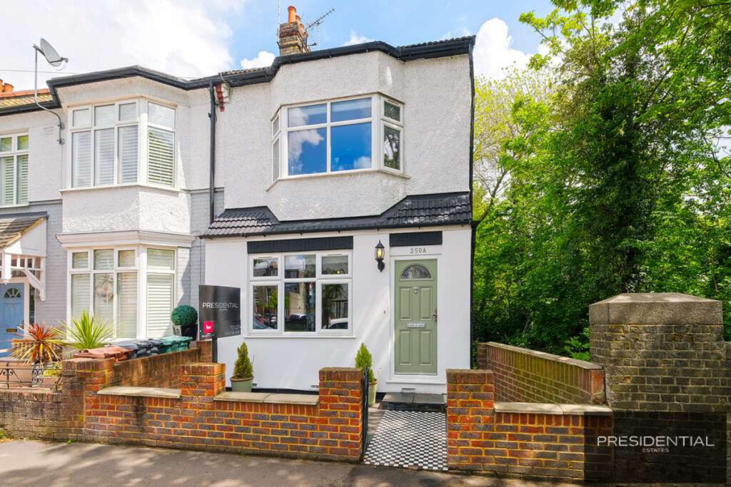 Hale End Road, Highams Park, E4