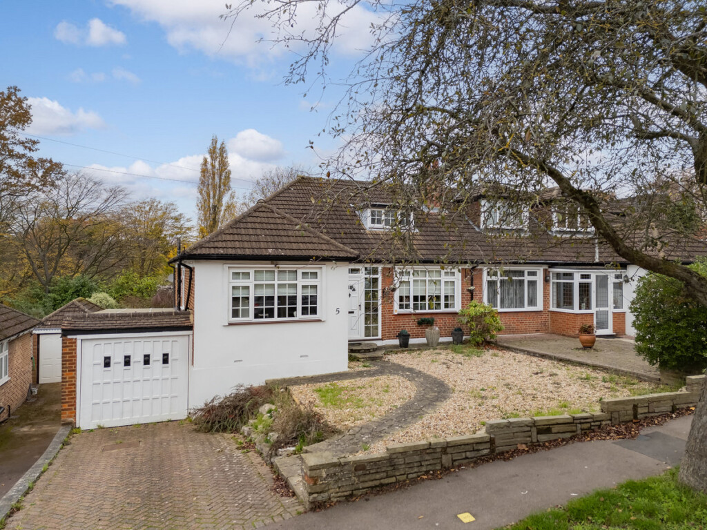 Bracken Drive, Chigwell, IG7